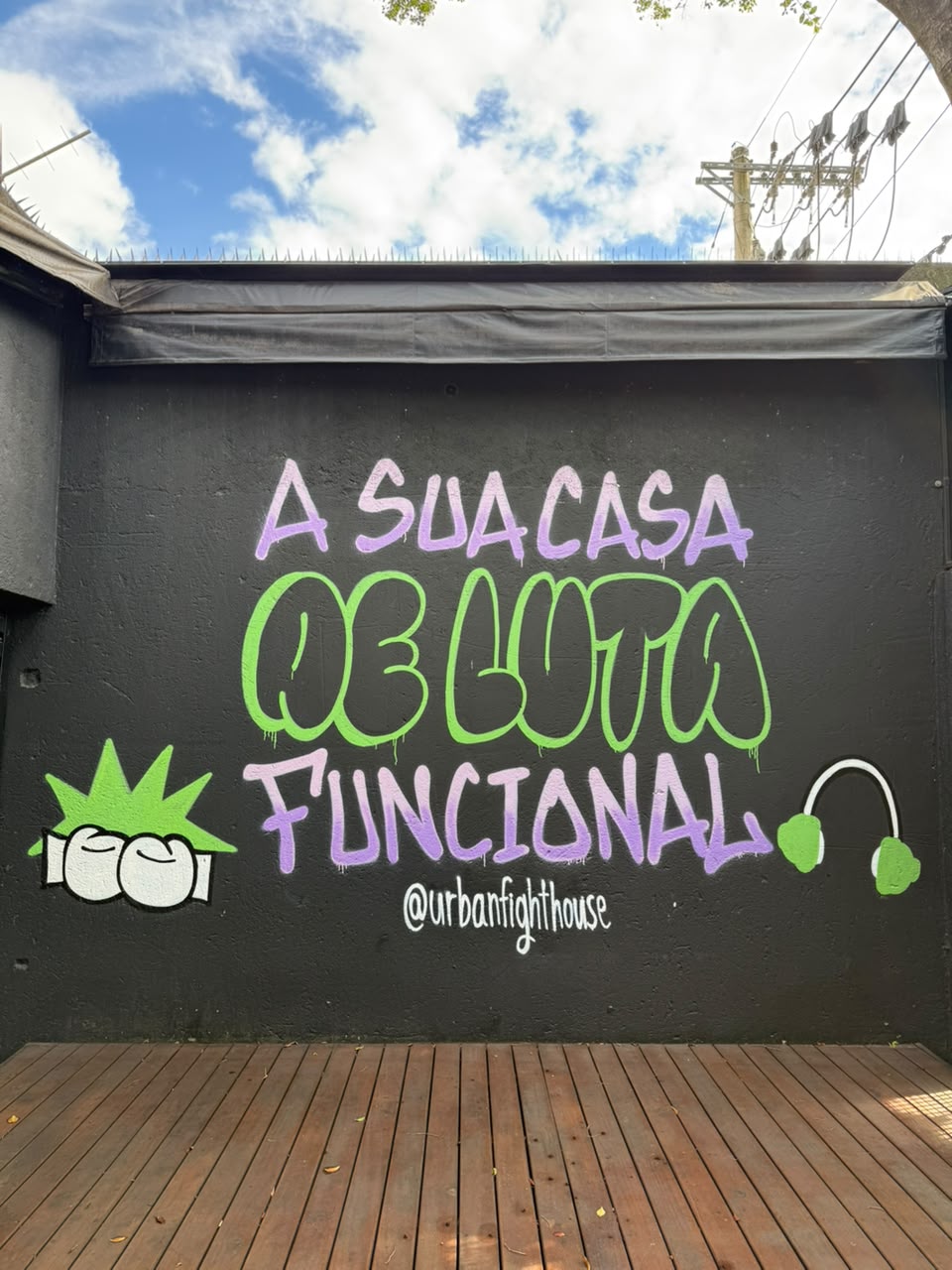 Grafite a sua casa de luta funcional no deck externo da unidade Vila Olímpia